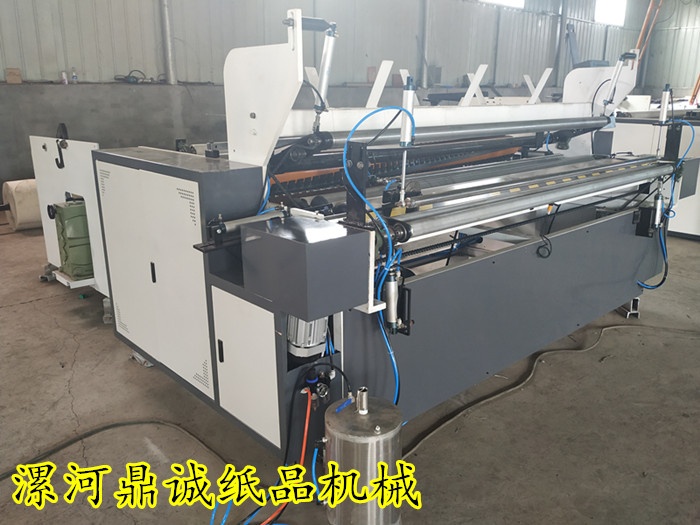 1880型全自動壓花復(fù)卷機(jī)